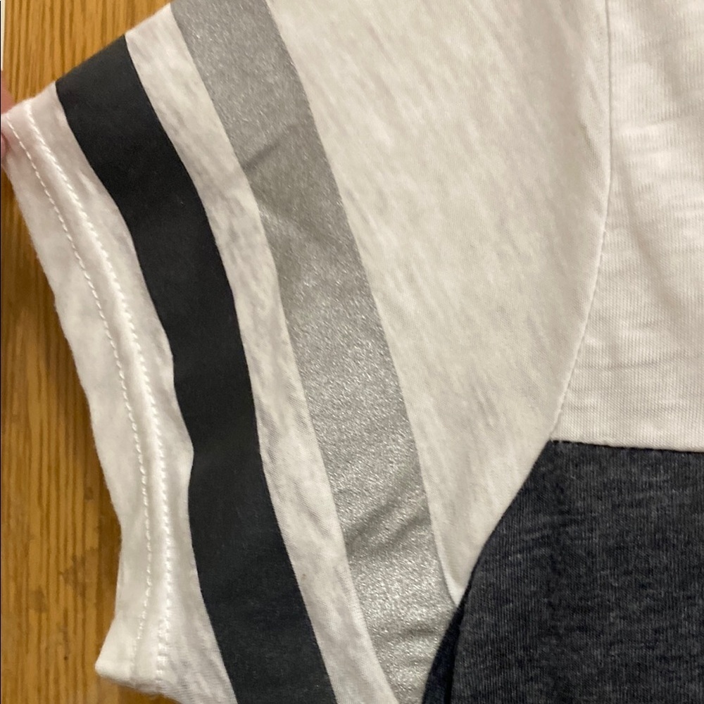 NWT Black and White Fitted Short Sleeve Tee - Picture 5 of 9
